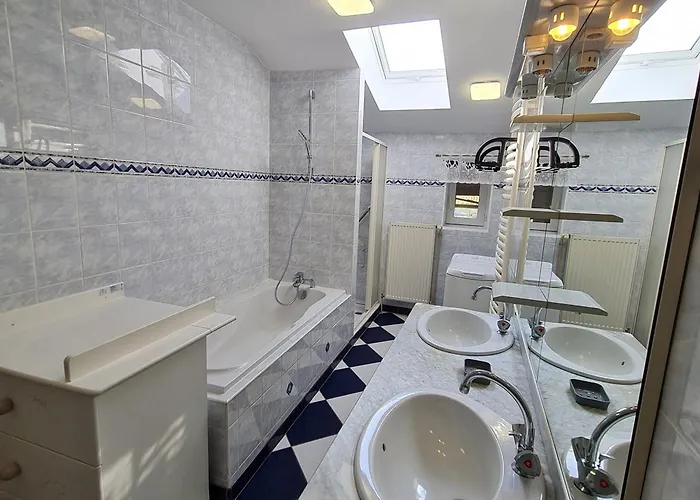 Chaleureux Sur Ferme En Activité Près De Nancy, Idéal Balades Et Proche Commerces - Fr-1-584-181 Hébergement de vacances