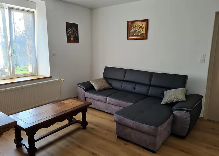 Hébergement de vacances Chaleureux Sur Ferme En Activité Près De Nancy, Idéal Balades Et Proche Commerces - Fr-1-584-181