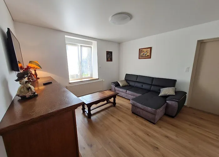 Chaleureux Sur Ferme En Activité Près De Nancy, Idéal Balades Et Proche Commerces - Fr-1-584-181 Hébergement de vacances *